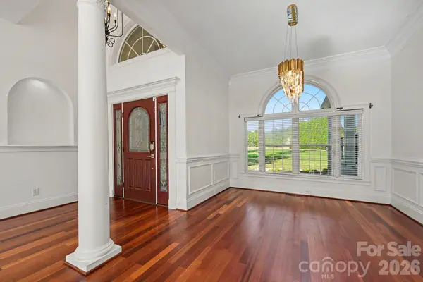154 Heathrow LN, Statesville, NC 28677