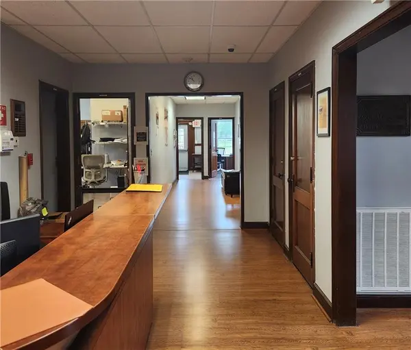 Admin Building, 8150 Wornall RD, Kansas City, MO 64114