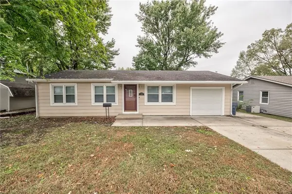 737 N Woodland ST, Olathe, KS 66061
