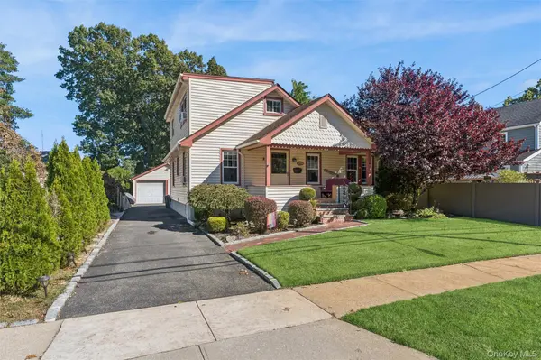 2171 Washington ST, Merrick, NY 11566