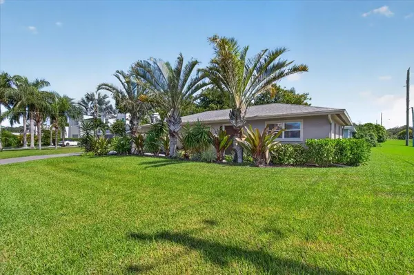 2755 S EAST AVE, Sarasota, FL 34239