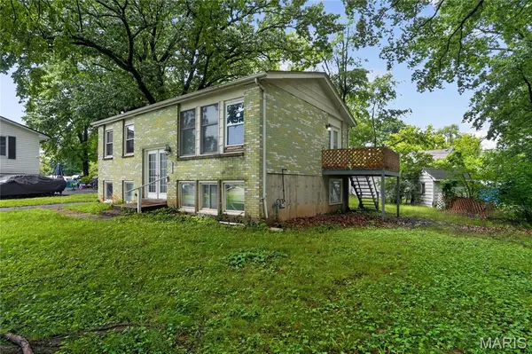 715 Valencia AVE, St Louis, MO 63138