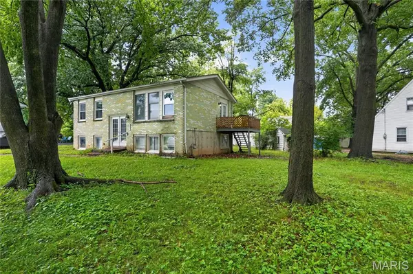 715 Valencia AVE, St Louis, MO 63138