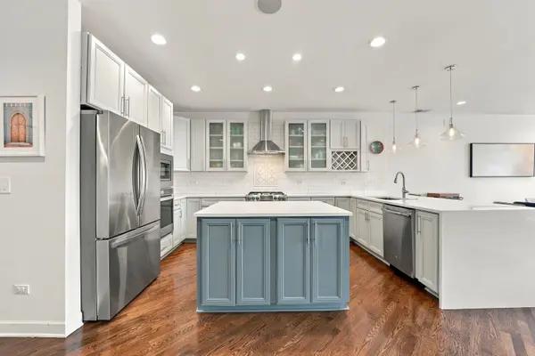 2041 W Division ST #302, Chicago, IL 60622