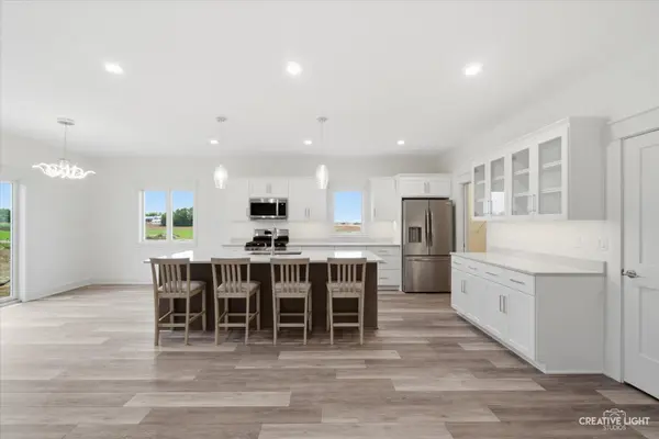 3 Ronhill RD, Yorkville, IL 60560