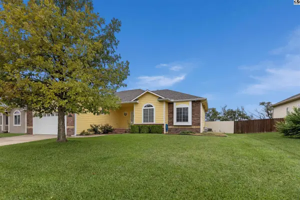 100 Kisiwa Village Rd, Hutchinson, KS 67502