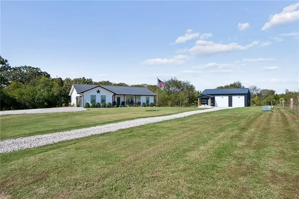 4434 Missouri DR, Ottawa, KS 66067