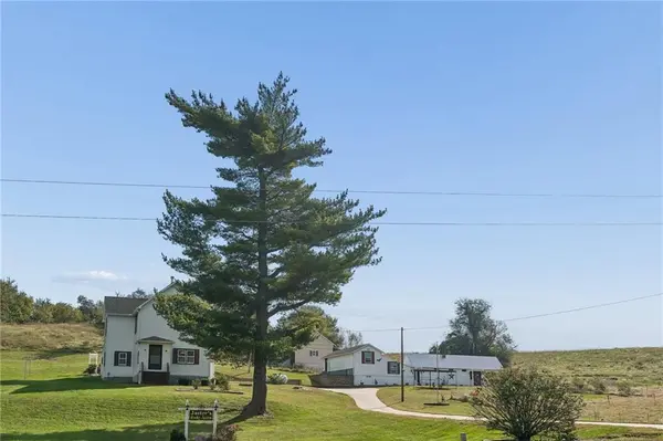26876 Tonganoxie DR, Leavenworth, KS 66048