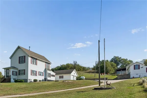 26876 Tonganoxie DR, Leavenworth, KS 66048