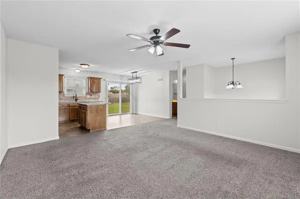 502 193rd ST, Smithville, MO 64089