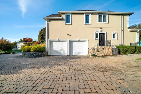 11 Marcus DR, Monsey, NY 10952