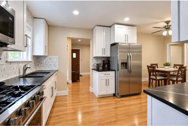 1S155 Euclid AVE, Oakbrook Terrace, IL 60181