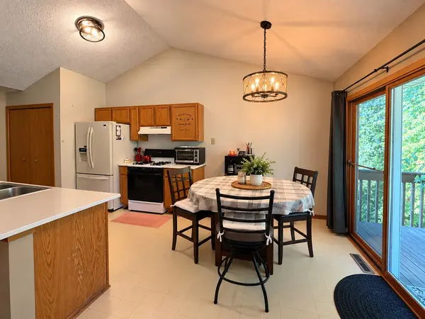205 Briar Cliff ST, Poplar Grove, IL 61065