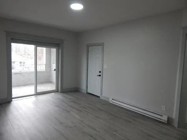 307 Stone ST #1A, Joliet, IL 60435