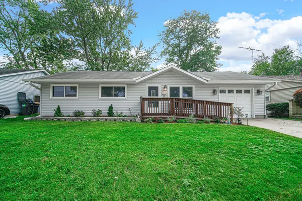 741 Surrey DR, Streamwood, IL 60107