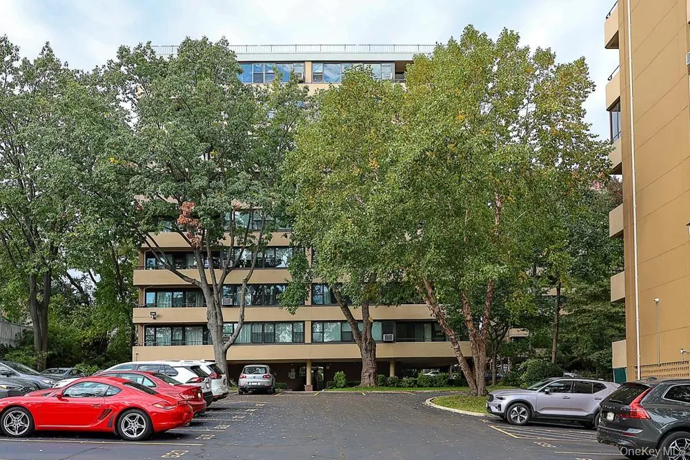 10-34 166th ST #9D, Whitestone, NY 11357