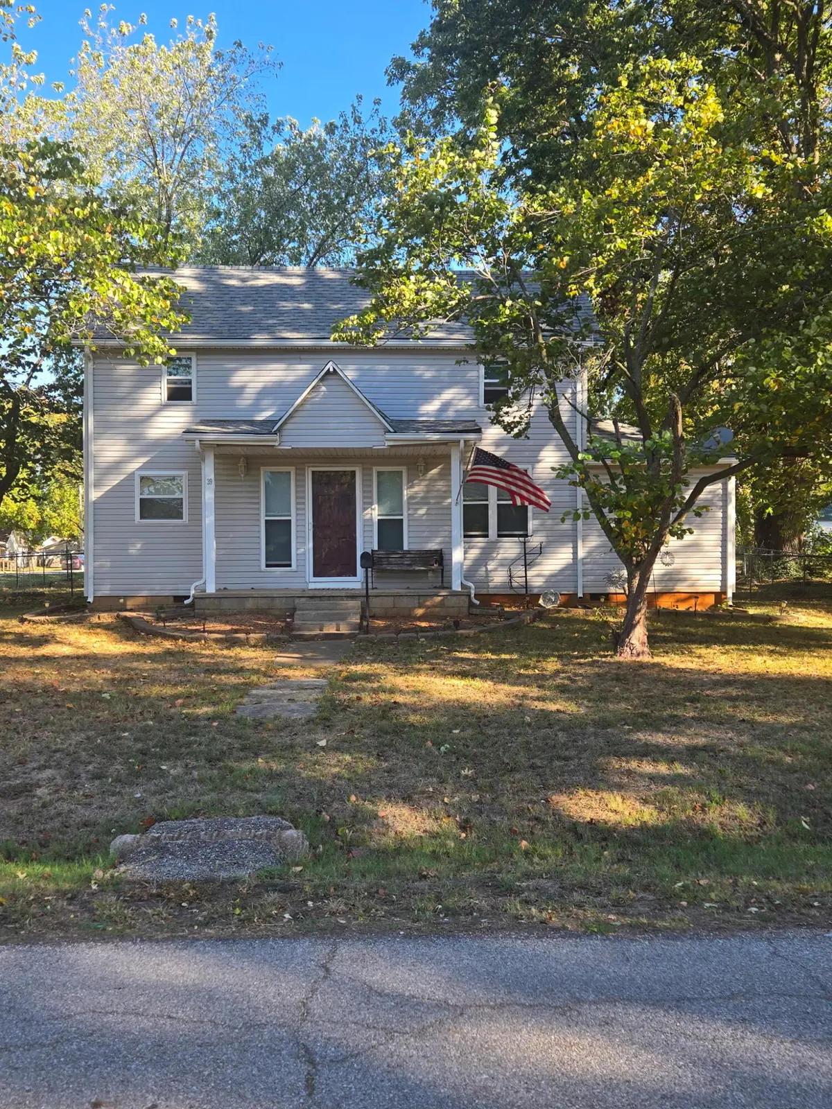 39 W Springfield ST, Aurora, MO 65605