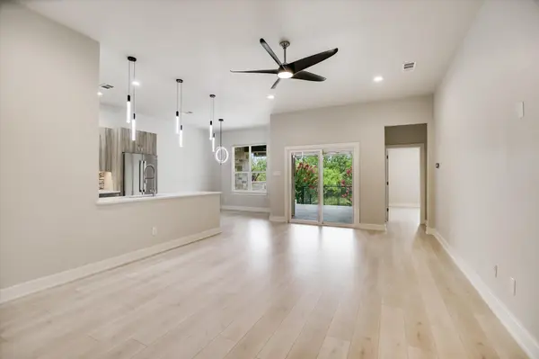 416 Hi CIR W #B, Horseshoe Bay, TX 78657