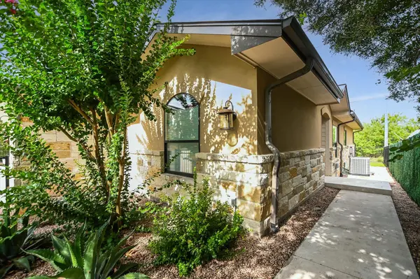 416 Hi CIR W #B, Horseshoe Bay, TX 78657
