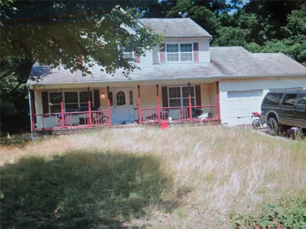 2 Ord CT, Middle Island, NY 11953