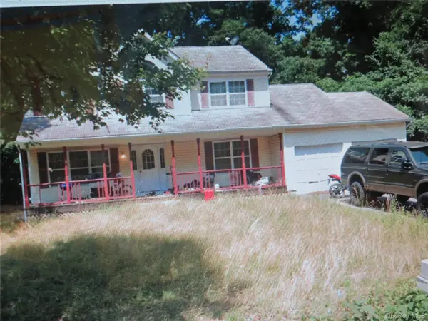 2 Ord CT, Middle Island, NY 11953