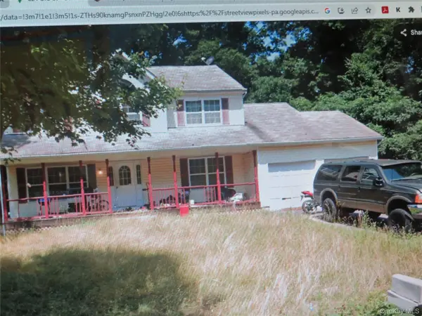 2 Ord CT, Middle Island, NY 11953