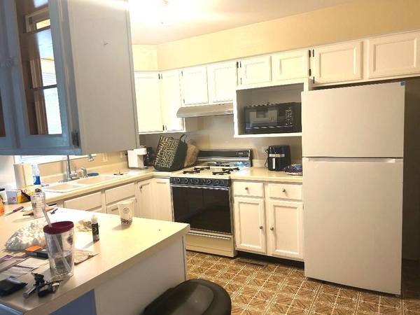 3807 Main ST, Mchenry, IL 60050