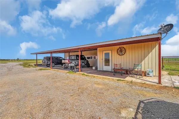 31665 E County Rd 1350, Willow, OK 73673