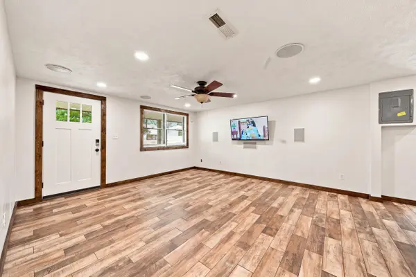 2228 E Huntington ST, Ozark, MO 65721