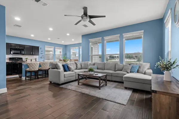 5873 Urbano BND #19, Round Rock, TX 78665