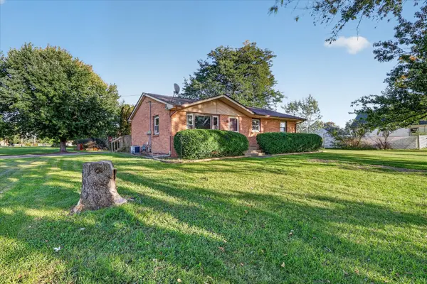 12605 N 2nd ST, Roscoe, IL 61073