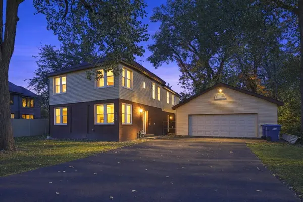 7807 W 92nd ST, Hickory Hills, IL 60457