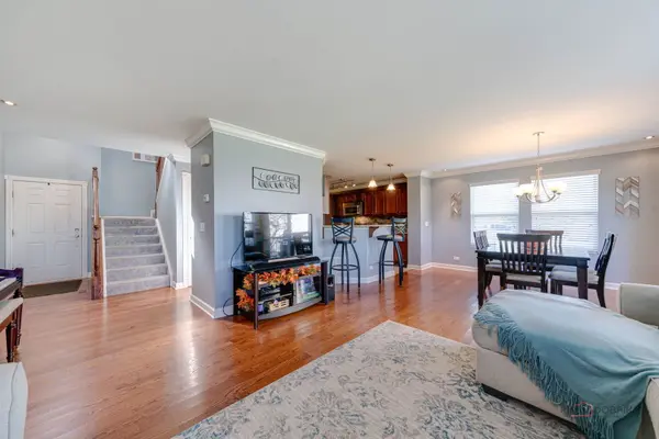 680 Acadia CIR, Crystal Lake, IL 60014