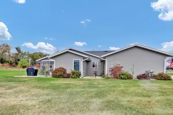 1235 N 10th ST, Lake City, MN 55041