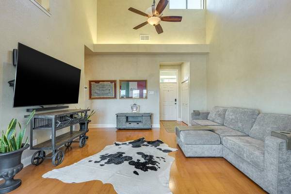 1314 Falcon Ledge DR #213, Austin, TX 78746