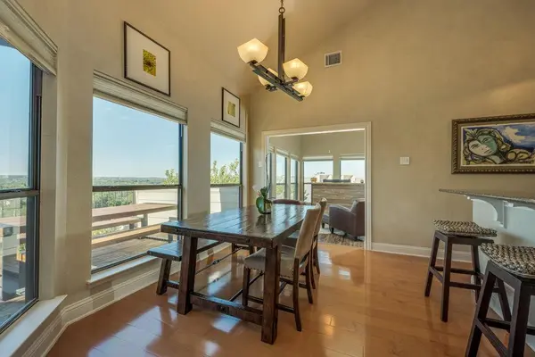 1314 Falcon Ledge DR #213, Austin, TX 78746