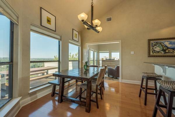 1314 Falcon Ledge DR #213, Austin, TX 78746