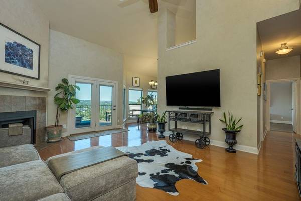 1314 Falcon Ledge DR #213, Austin, TX 78746