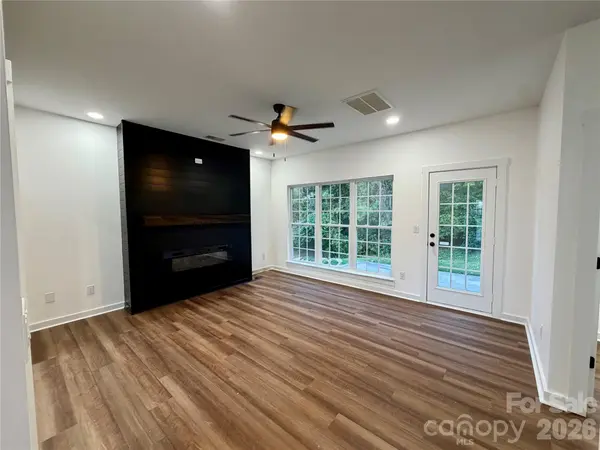 116 Huckleberry LN, Mount Holly, NC 28120