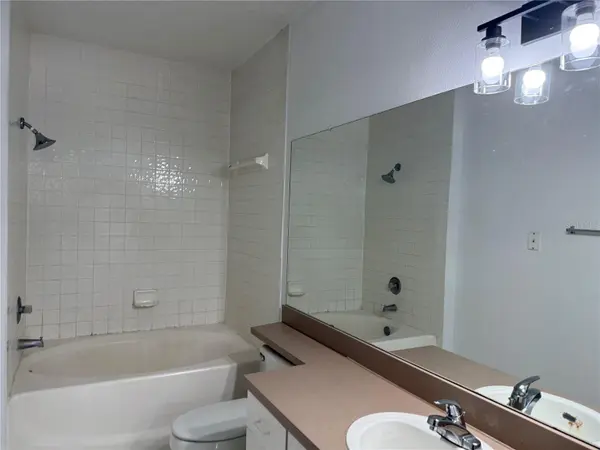 5518 METROWEST BLVD #207, Orlando, FL 32811