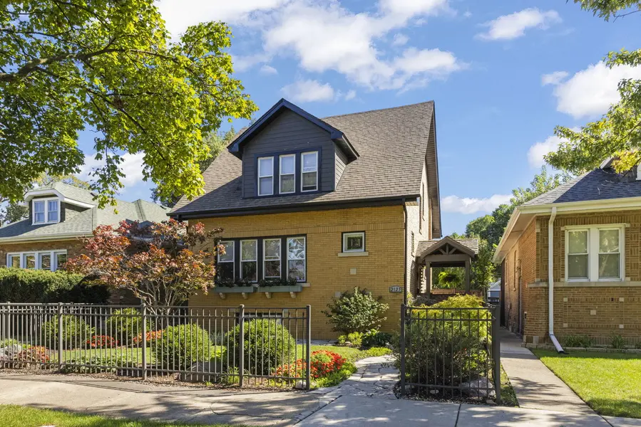 2125 N Neva AVE, Chicago, IL 60707