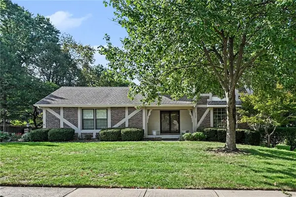 2305 120th TER, Leawood, KS 66209