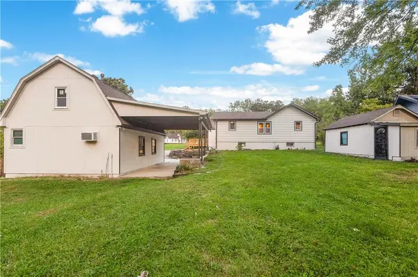 2712 S Sante Fe RD, Independence, MO 64052