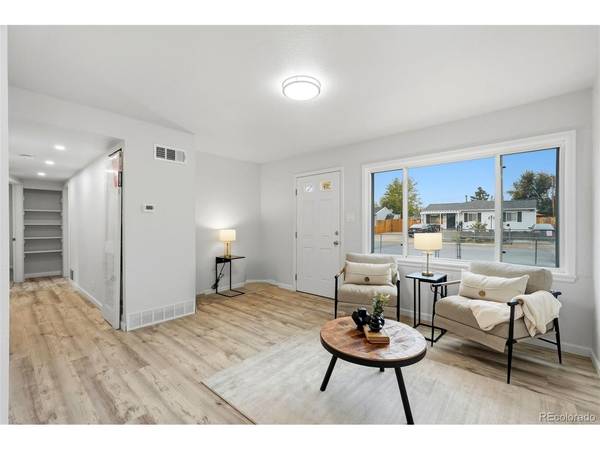6160 E 60th, Commerce City, CO 80022