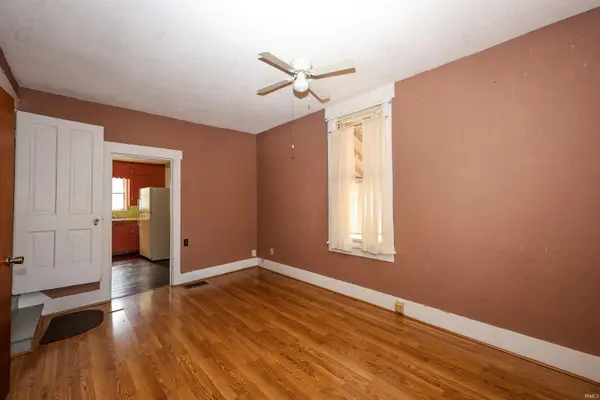 211 N Calhoun ST, South Whitley, IN 46787-1342