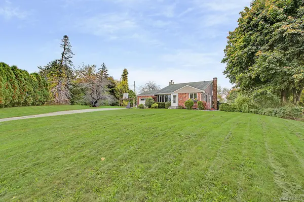 3410 Lorelei DR, Yorktown Heights, NY 10598