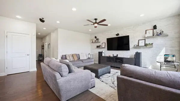 5 Palisades BLVD, Hawthorn Woods, IL 60047
