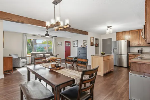 817 Sunset LN, River Falls, WI 54022
