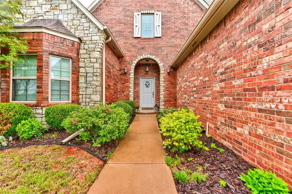 19004 Barnstable CT, Edmond, OK 73012
