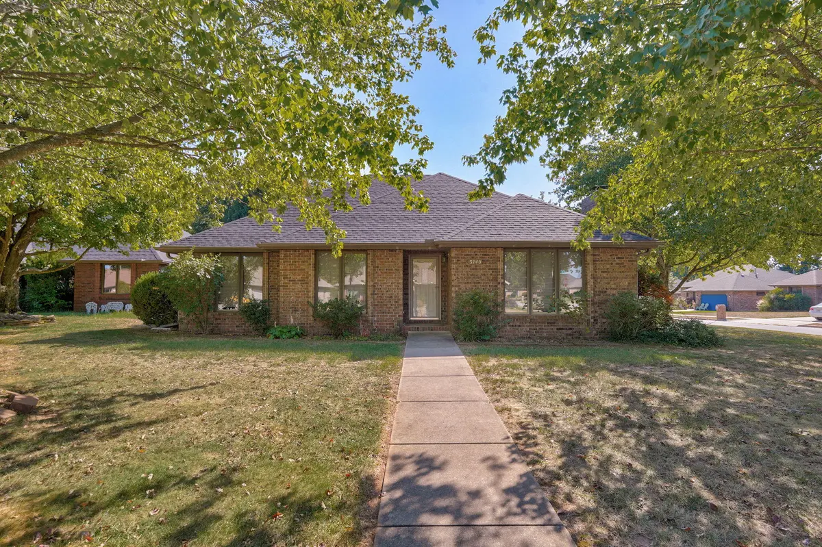 3740 W Glenwood CT, Springfield, MO 65807